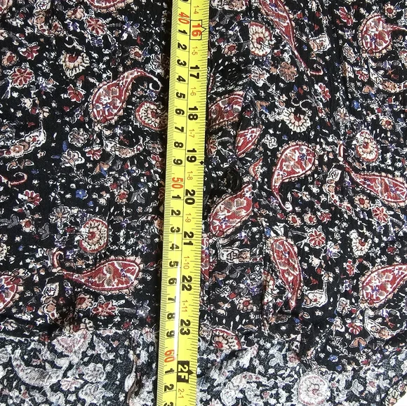 NATURAL LIFE Floral Blouse - Black and Pink - Picture 6 of 6